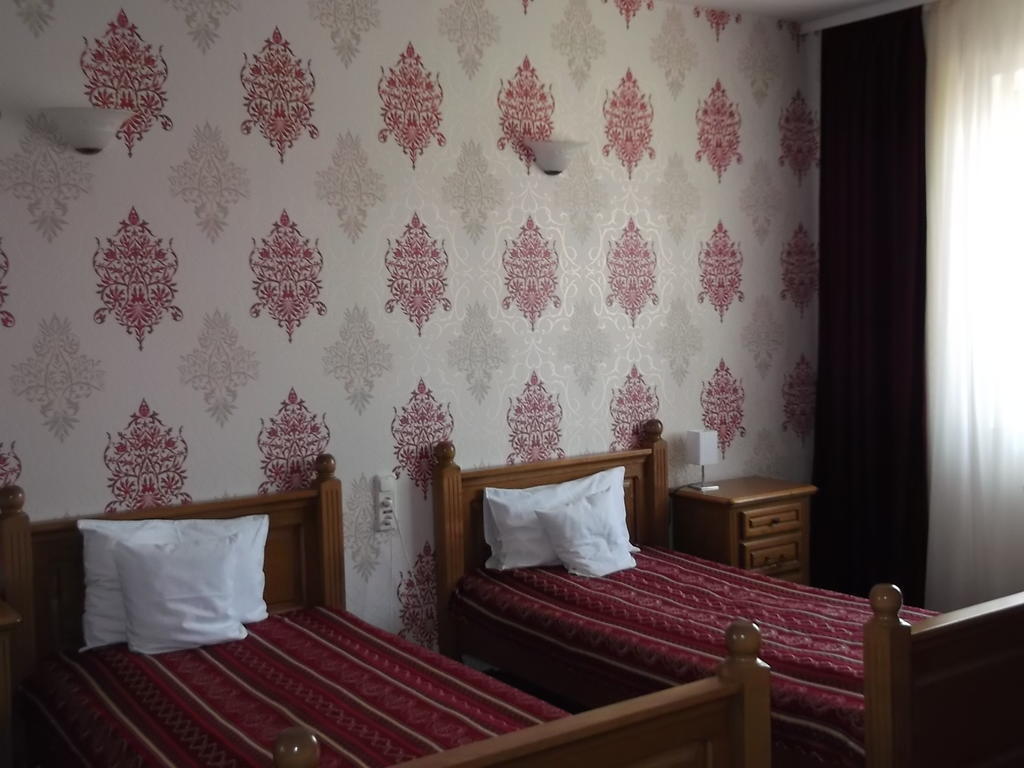 Hotel Melody Satu Mare Buitenkant foto